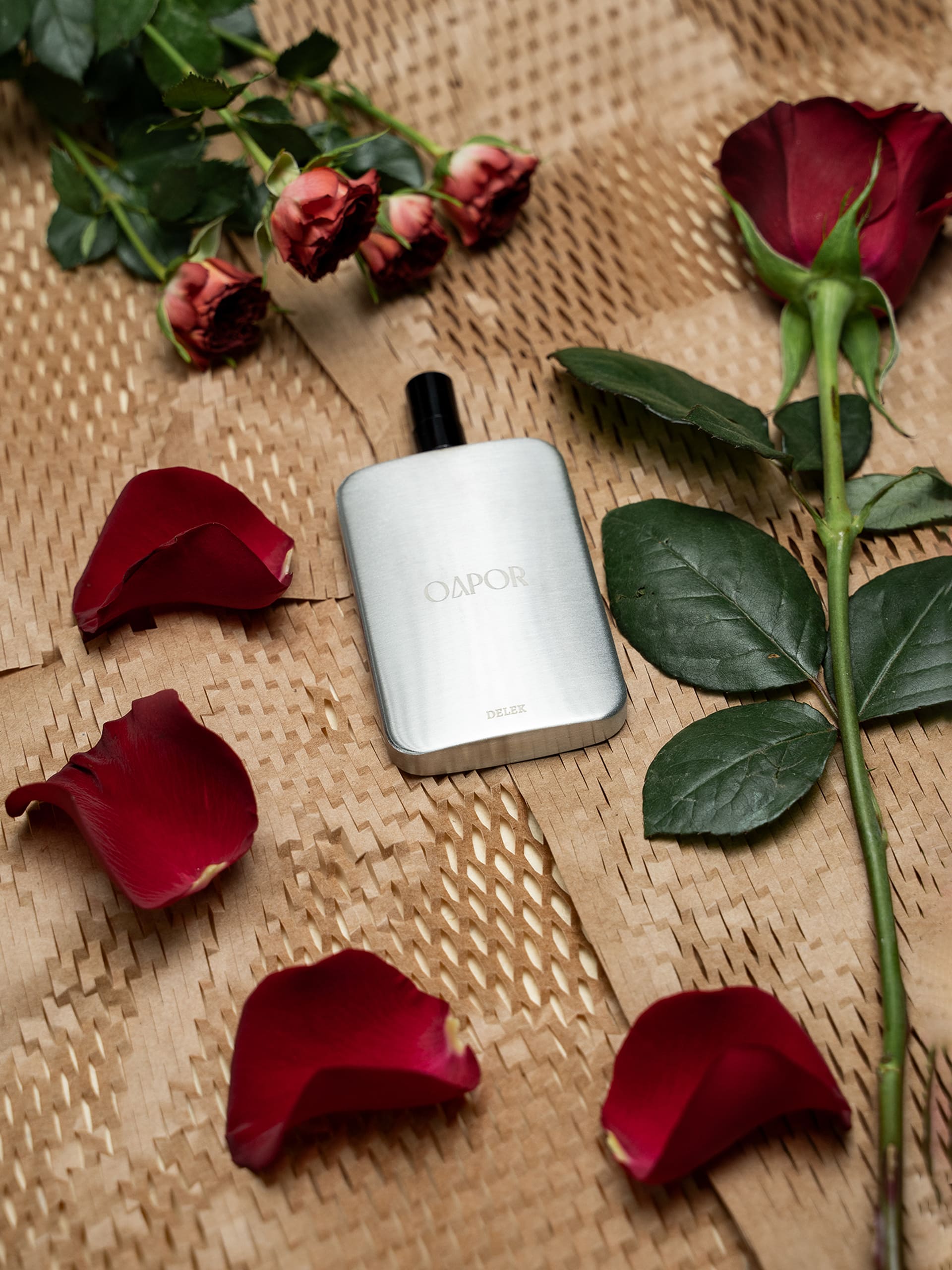 DELEK - Featherlight Edition